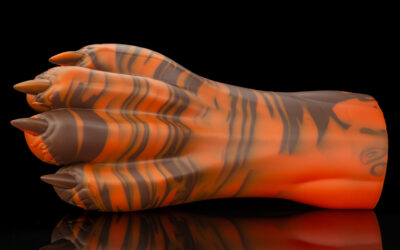 Alternative view of Gideon's Paw - Regular Single